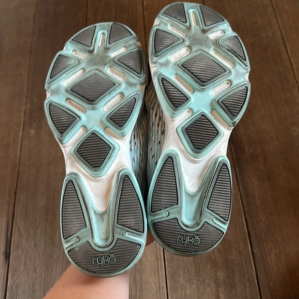 Women’s Grey and Blue Ryka tennis shoes size 7